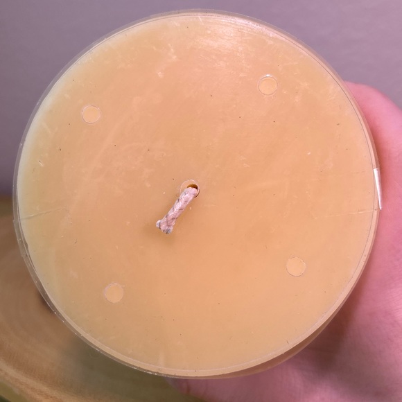 Debi Lilly Pumpkin Brûlée Candle - Picture 3 of 4